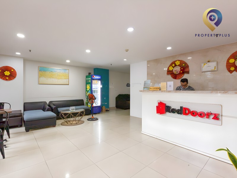 Reddoorz Building